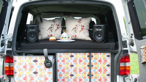 Romper Swamper – Volkswagen campervan met 2 slaapplaatsen uit 2006