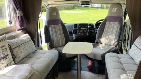 The Breeze – Comfortable, spacious and well equipped motorhome.