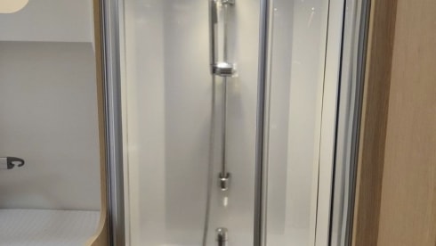 Clyde – Clyde – The stylish one for big dreams