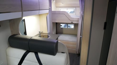 Chausson C656 Alcove, 6 Seats/Berths