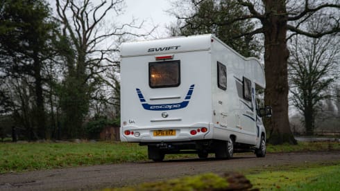 Taylor – Peugeot Bailey Approach camper met 6 slaapplaatsen, bouwjaar 2011.