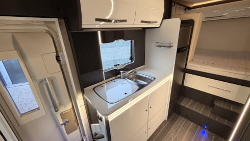 Superdeluxe Motorhome Automaat met krachtige motor