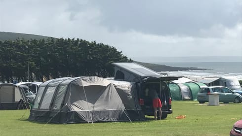 Heypitcho – Luxury T6 VW LWB, 5 seats, 4 birth, perfect for family adventures