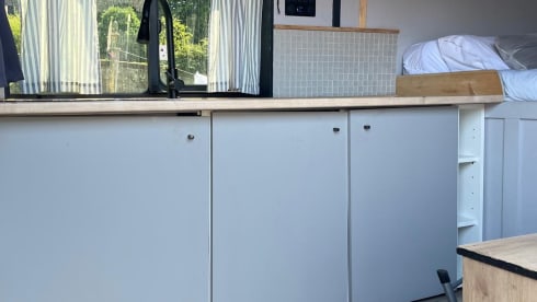 Bruno – 2-persoons Ford campervan uit 2016