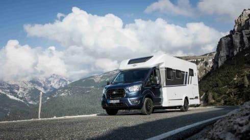 Brom – 4p Carado from 2024, semi-integrated new camper