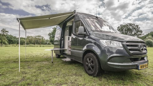 4p Mercedes-Benz bus uit 2021