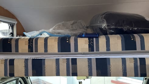 6 berth Hymer alcove from 2006