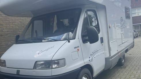 Obelix  – 4p Dethleffs alcove uit 2000