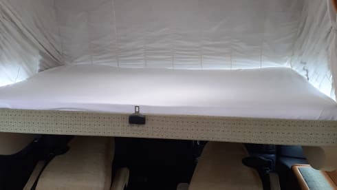 Let op!!! Prijs is inclusief dagverzekering goboony! – Beautiful camper for rent! With a fixed bed and fully furnished!
