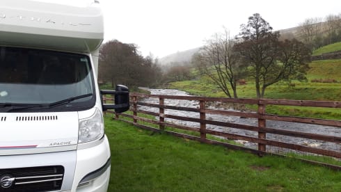 Albatross Mac – 4 berth pet friendly Autotrail Apache 2014