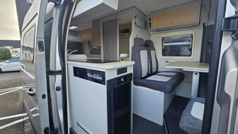 4 places Renault bus de 2022