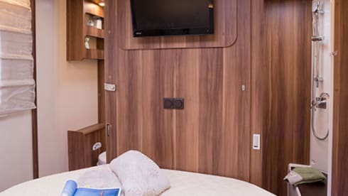 Elsa  – T-Line 740 Automatic