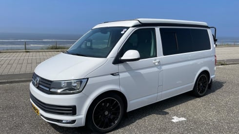 Maak kennis met Adam – Moderne en complete 4-persoons VW T6 | Euro 6 (rijklaar)