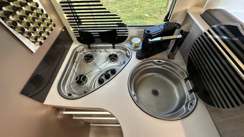 5 person Luxury camper with barbecue included 
