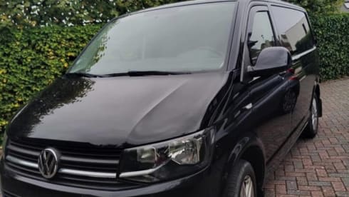2p Volkswagen bus uit 2015