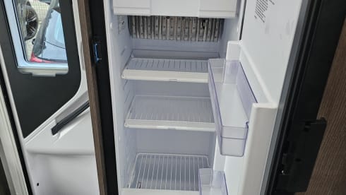 4p Ford semi-integrated uit 2024