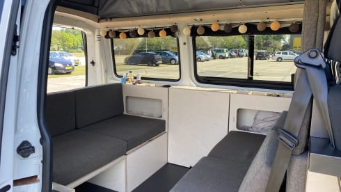 Ventje_Pezarro – Camper Ventje- Luxury VW T6 automatic for 4 people