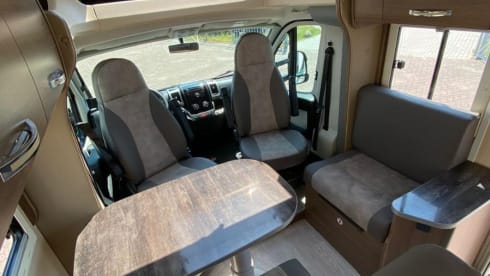 4-person Chausson semi-integrated from 2012