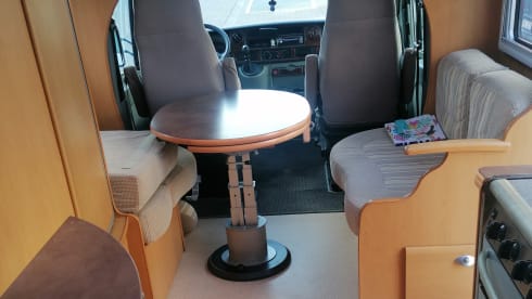 Ruime aangename camper 2pers – 2p Pilote semi-integrated from 2007
