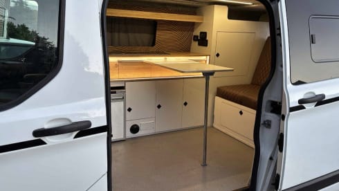 Val’s Northern Voyager – Camping-car Ford 4 places à partir de 2019