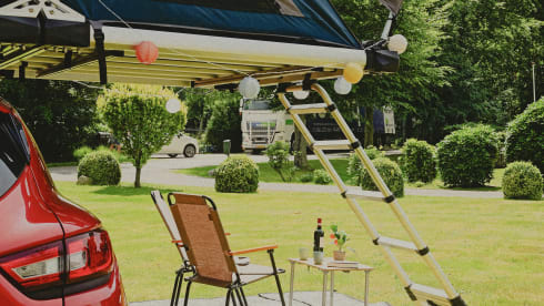 Sporty Renault 2p roof tent incl. cooking box, seating set, power station & awning