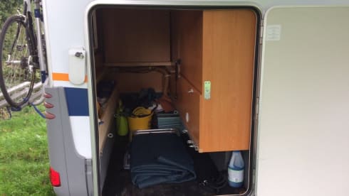 Beautiful spacious family motorhome for 6 people with air conditioning