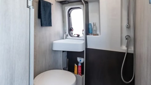 Es Vedra – BRAND NEW 2+1 Berth Roller Team Livingstone 2 (2025) Automatic