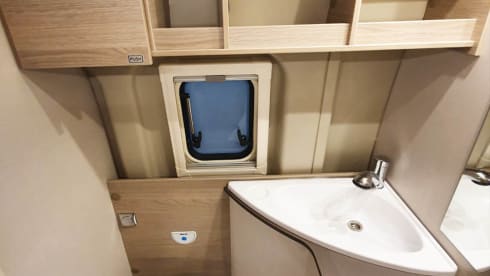 Full option 4p POP-UP Bus camper
