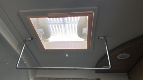 LiKaJo – Beautiful young 4-person Carado alcove from 2019