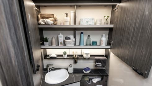 5p McLouis 873 integral pure luxury and adventure on wheels!