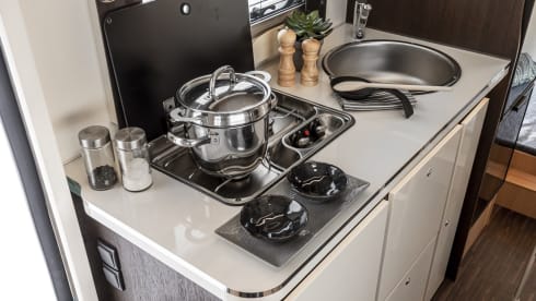 Moby – Adventurous new mobile home + sun canopy + air conditioning