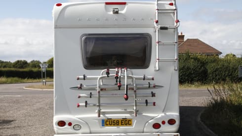 Bessie – 6 berth pet friendly motorhome, based between Brighton and Gatwick