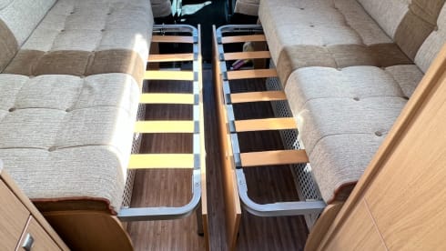 Elsie – Luxury motorhome includes insurance and breakdown 