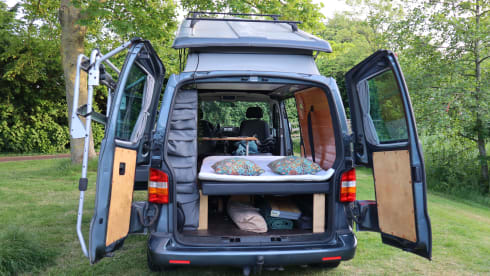 Volkswagen t5 campervan 