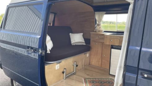 Maxima  – 2p Volkswagen bus from 1986