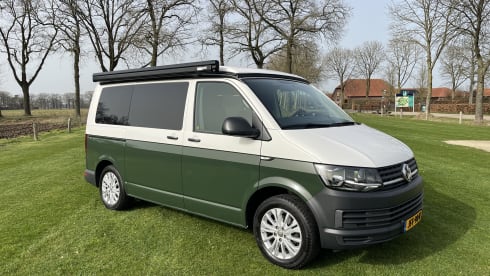 4-Sitzer Volkswagen Wohnmobil aus dem Jahr 2017