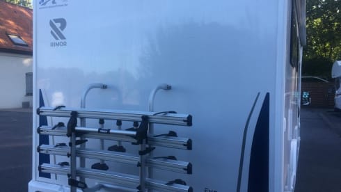 Ford semi-integrated from 2022 for 5 people