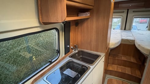 Lili & Otto – Campervan 2p