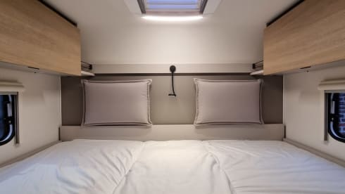 2026 NIEUW! – 🚐 LMC Spacious semi-integrated for 3 people