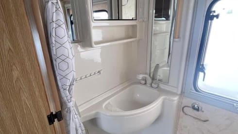 SEF – 4 berth Peugeot alcove from 1997