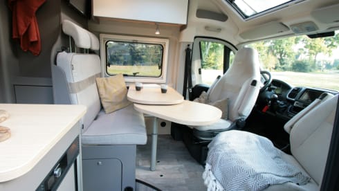 LMC Innovan 600 – Sturdy camper van with panoramic roof from 2022