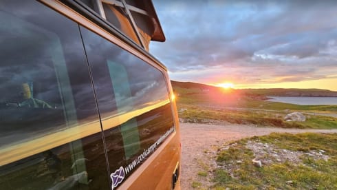 SK71 YFA – Volkswagen California T6.1 Copper Colour