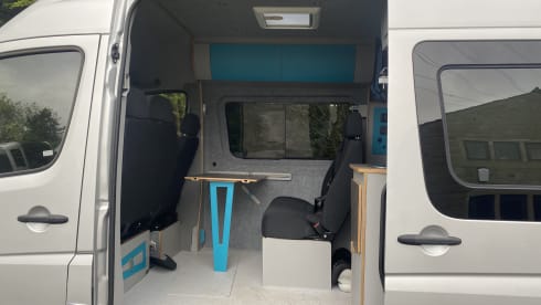 MWB – 5 berth Mercedes-Benz campervan from 2016