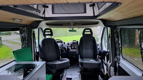 Peugeot boxer with fixed bed and large lifting roof