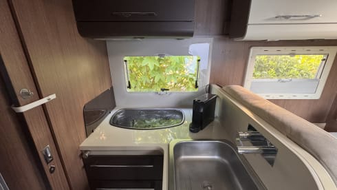 Integral 4 person camper super luxury 