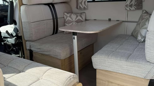 Cuben  – 6 berth Peugeot semi-integrated from 2017