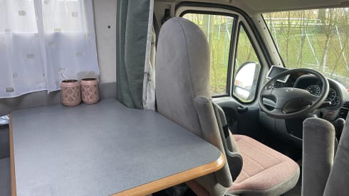 Ons huisje – Off-grid 5P alkoof Adria met Maxxfan