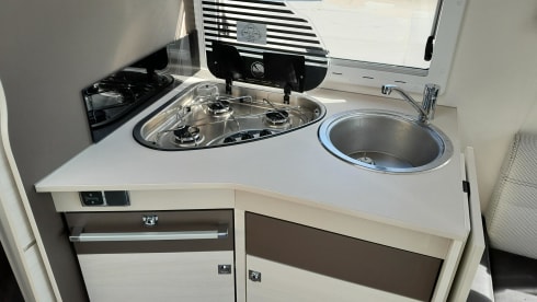 4p Challenger semi-integrated uit 2019