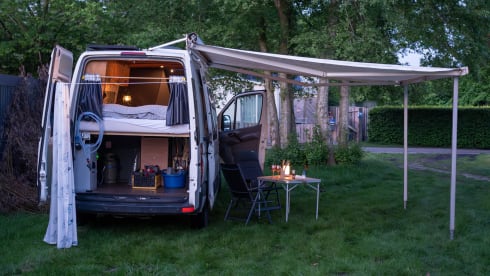 Horizon – Adventurous off-grid campervan, solar power, Nespresso (winter-proof)