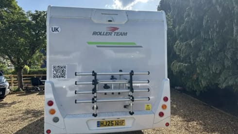 The Pyrenees – BRAND NEW 4 Berth Roller Team Zefiro 685 (2025) Automatic
